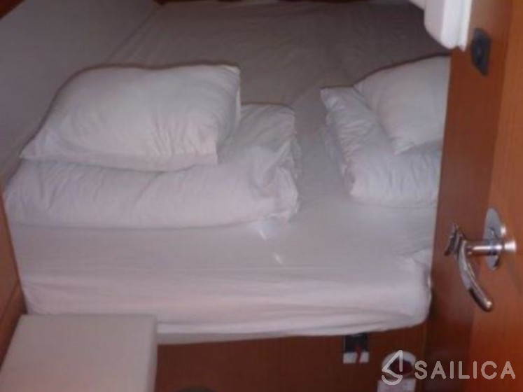 Bavaria 33 Cruiser - Yacht Charter Sailica