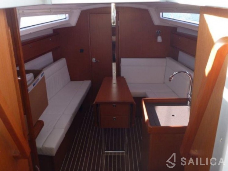 Bavaria 33 Cruiser - Yacht Charter Sailica