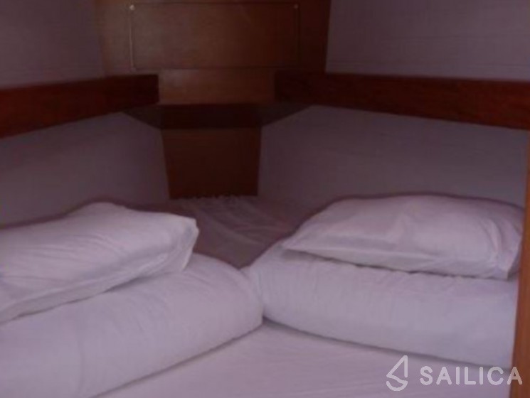 Bavaria 33 Cruiser - Yacht Charter Sailica
