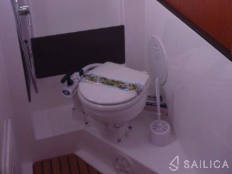 Bavaria 33 Cruiser - Yacht Charter Sailica