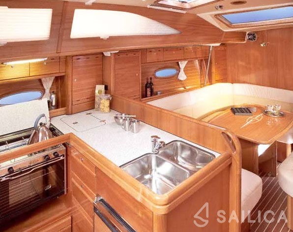 Bavaria 44 - Yacht Charter Sailica