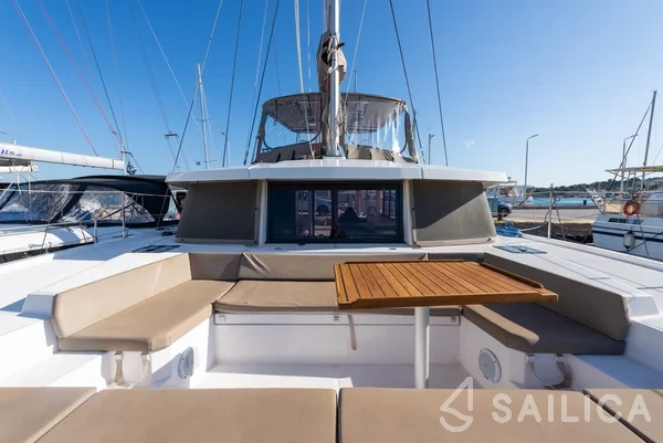 Bali 4.1 - Yacht Charter Sailica