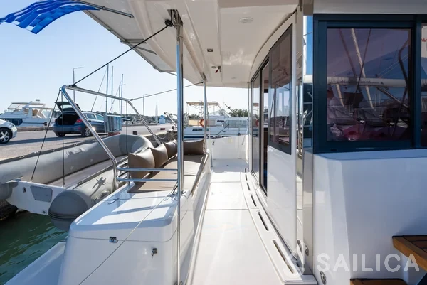 Bali 4.1 - Yacht Charter Sailica