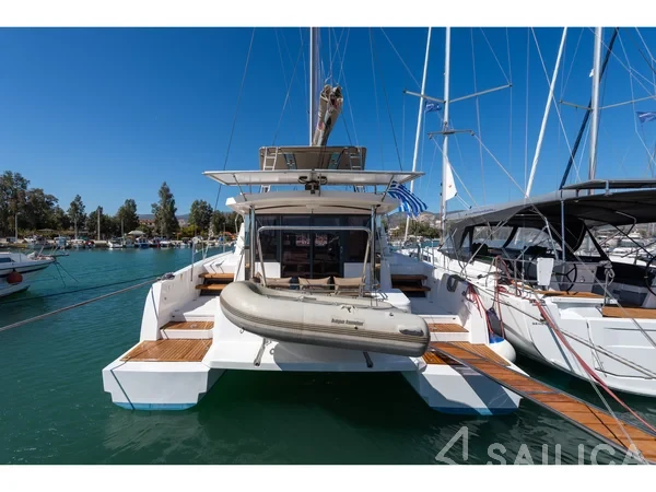 Bali 4.1 - Yacht Charter Sailica