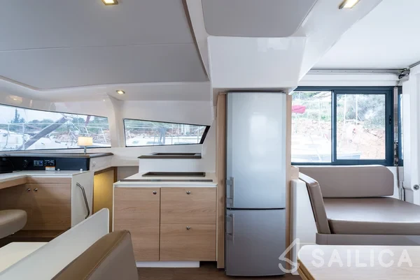 Bali 4.1 - Yacht Charter Sailica