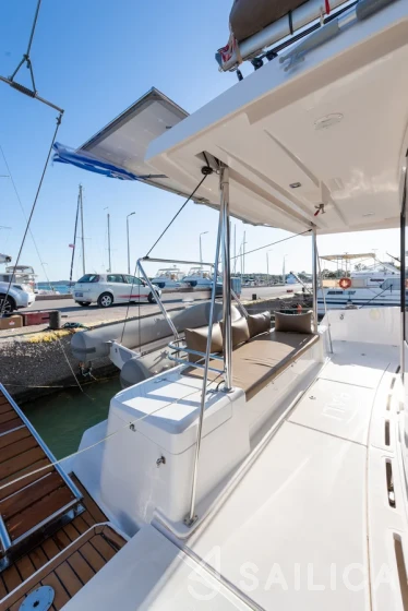 Bali 4.1 - Yacht Charter Sailica