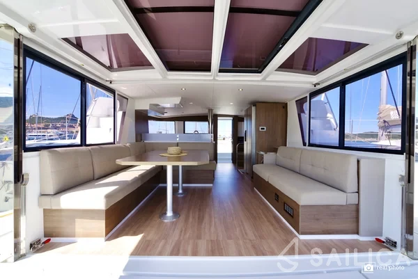 Bali 4.6 - Yacht Charter Sailica