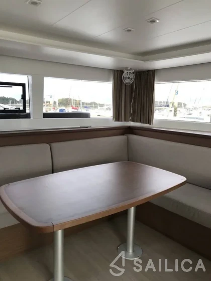 Lagoon 450 S - 4 + 2 cab. - Yacht Charter Sailica