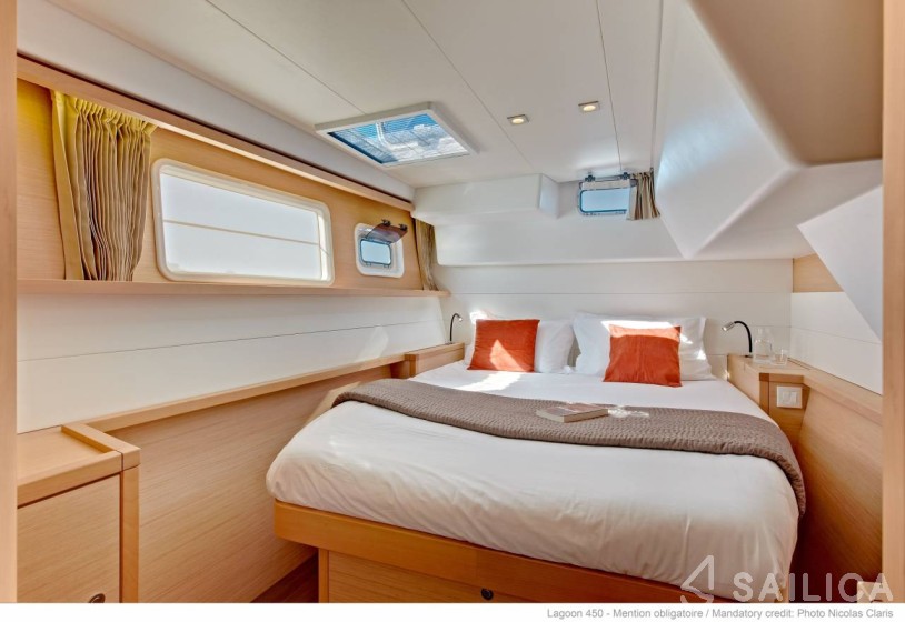 Lagoon 450 S - 4 + 2 cab. - Yacht Charter Sailica