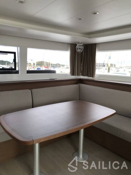 Lagoon 450 S - 4 + 2 cab. - Yacht Charter Sailica