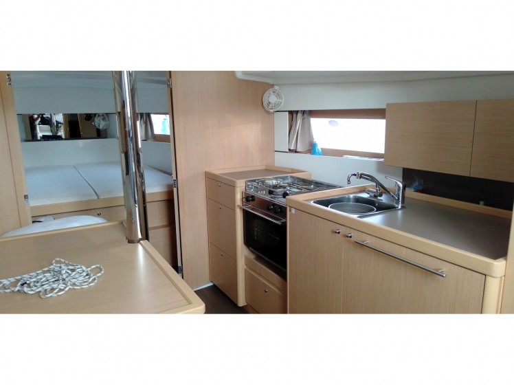 Oceanis 38 - Yacht Charter Sailica