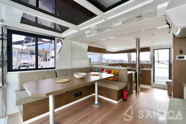 Bali 4.2 - Yacht Charter Sailica