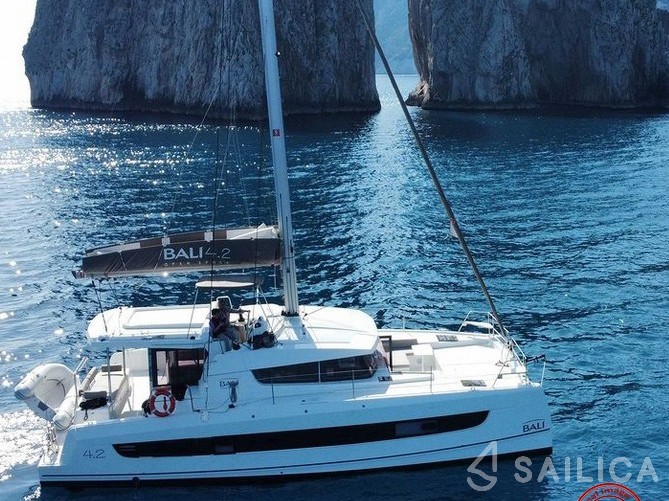 Bali 4.2 - Yacht Charter Sailica