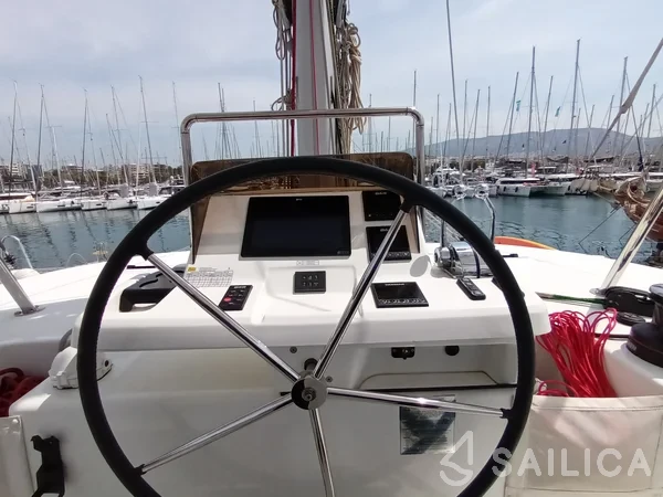 Lagoon 50 - Yacht Charter Sailica