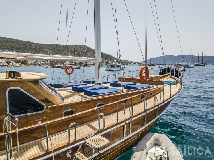 Gulet - Yacht Charter Sailica