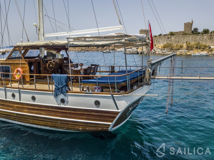 Gulet - Yacht Charter Sailica