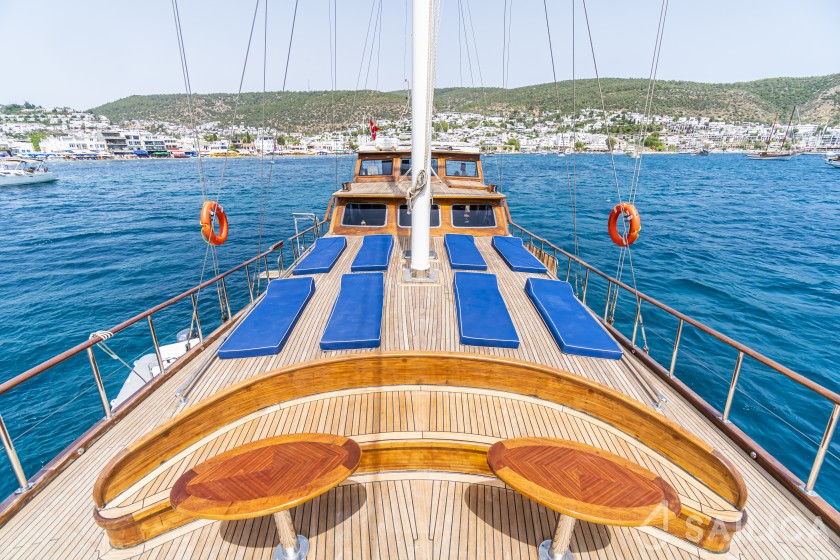 Gulet - Yacht Charter Sailica