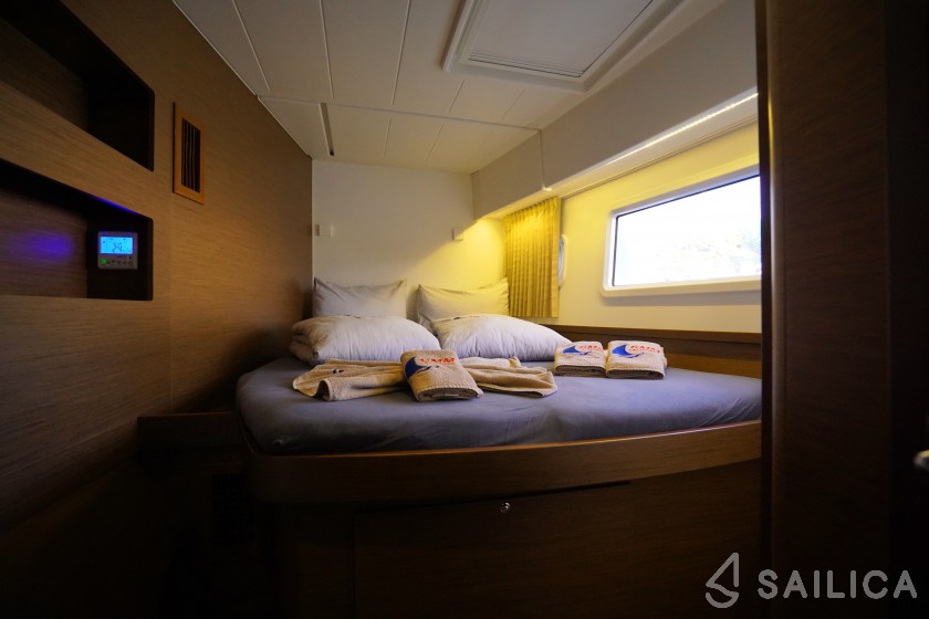 Lagoon 42 - Yacht Charter Sailica