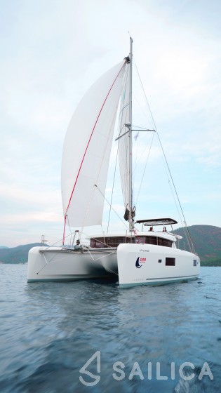 Lagoon 42 - Yacht Charter Sailica