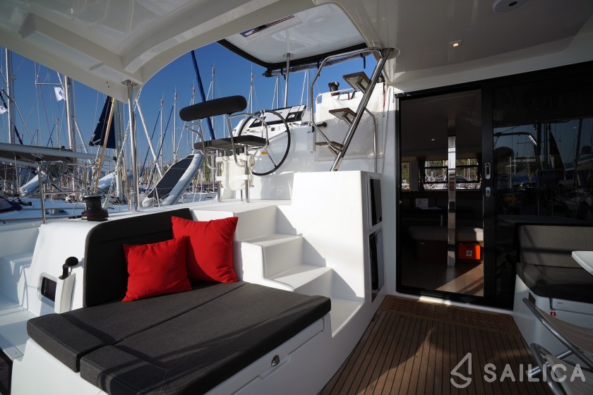 Lagoon 42 - Yacht Charter Sailica