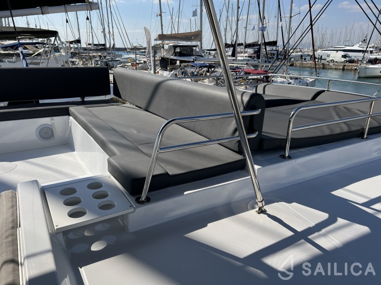Bali 4.4 - Yacht Charter Sailica