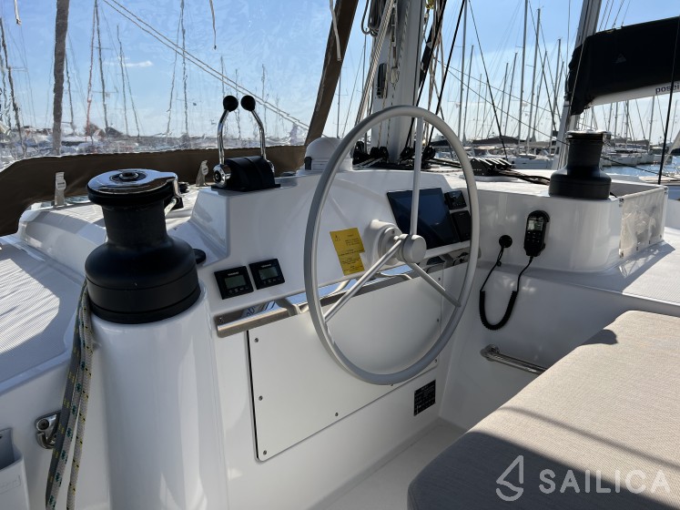 Bali 4.4 - Yacht Charter Sailica