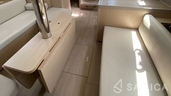 Oceanis 41.1 - Yacht Charter Sailica