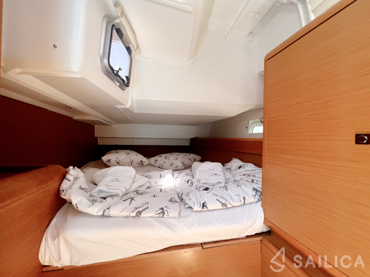Sun Odyssey 439 - Yacht Charter Sailica