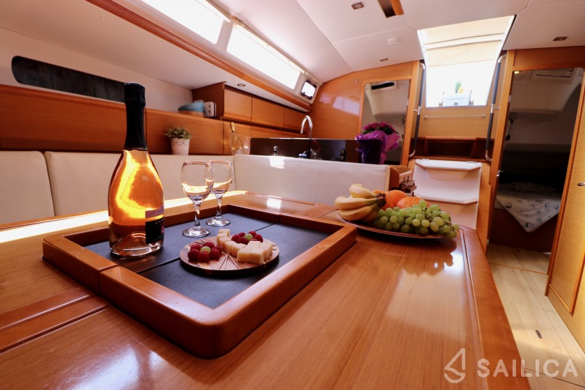 Sun Odyssey 439 - Yacht Charter Sailica