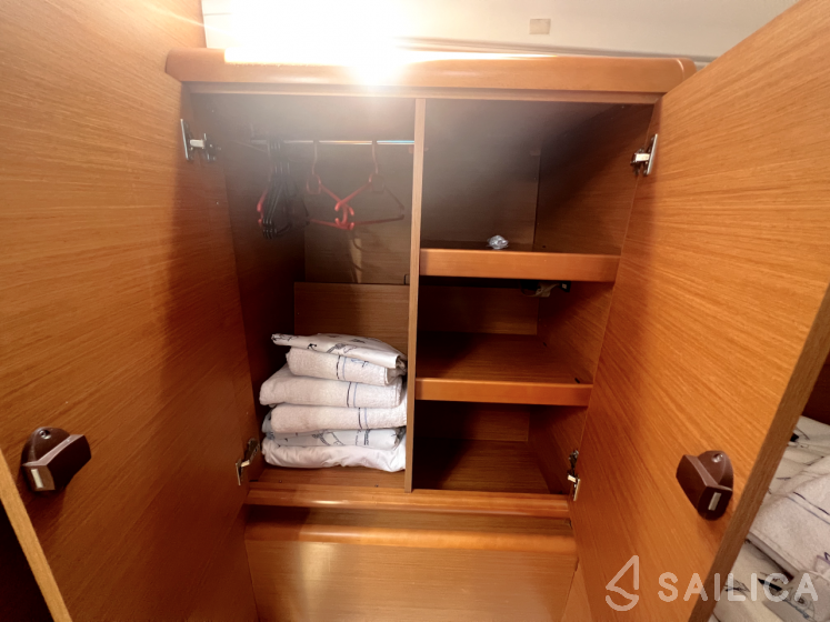 Sun Odyssey 439 - Yacht Charter Sailica