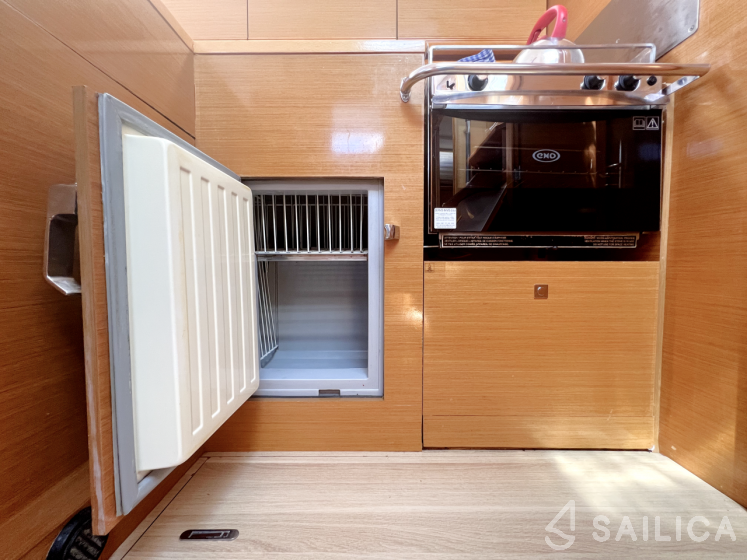 Sun Odyssey 439 - Yacht Charter Sailica