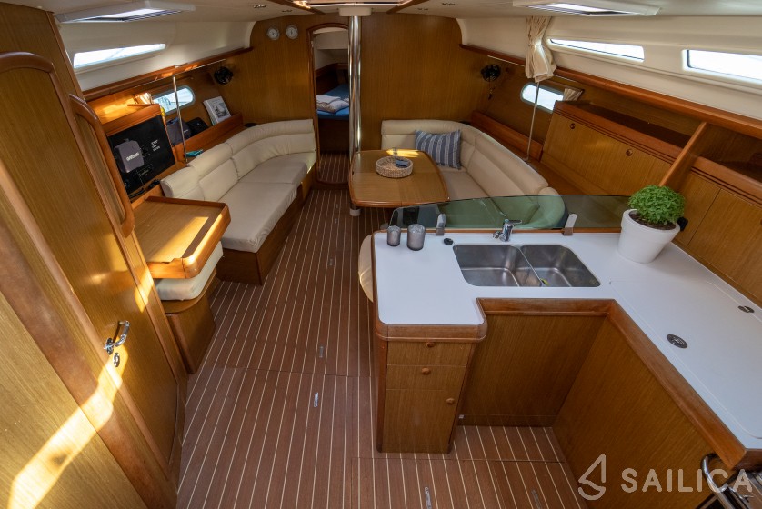 Sun Odyssey 42i - Yacht Charter Sailica