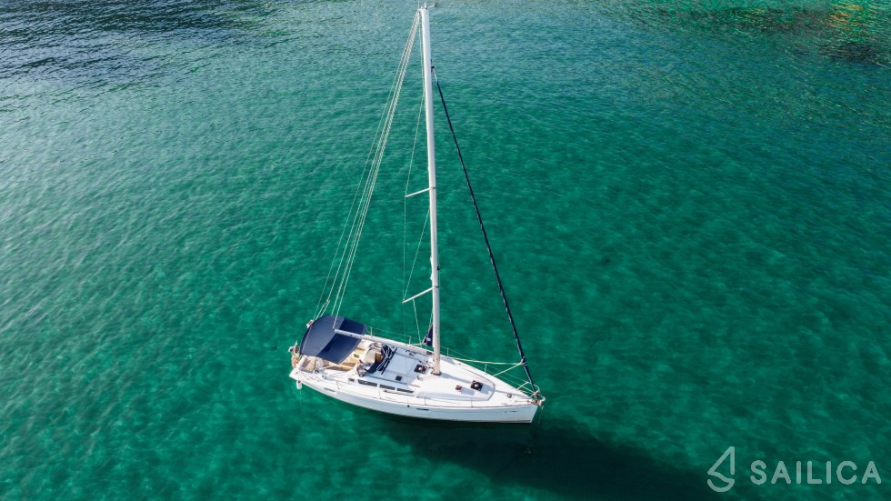 Sun Odyssey 42i - Yacht Charter Sailica