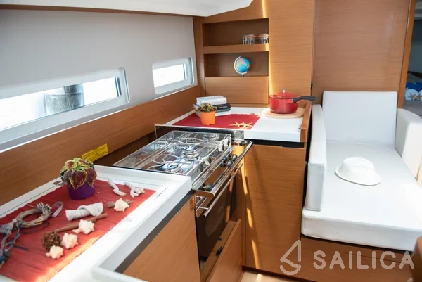 Sun Odyssey 410 - Yacht Charter Sailica