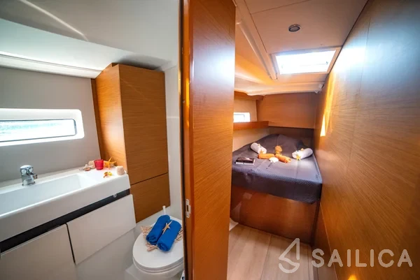 Sun Odyssey 490 - Yacht Charter Sailica