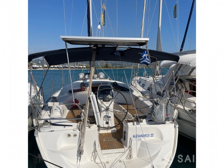 Bavaria 37 Cruiser - Yacht Charter Sailica