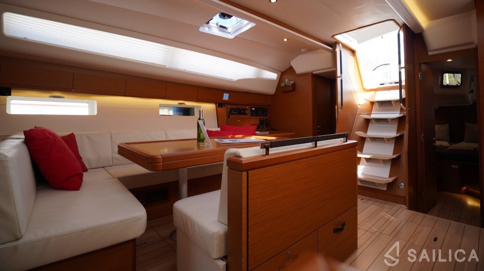 Jeanneau 54 - Yacht Charter Sailica