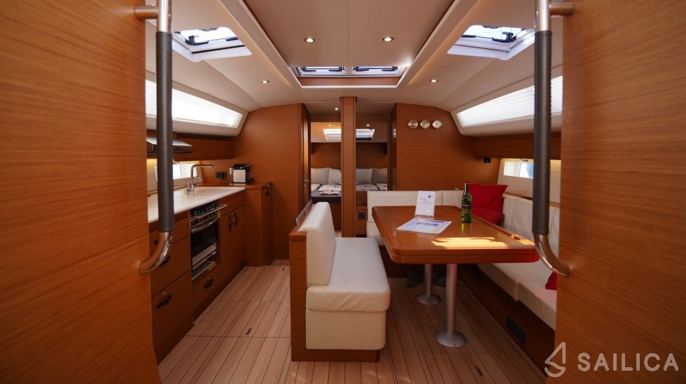 Jeanneau 54 - Yacht Charter Sailica