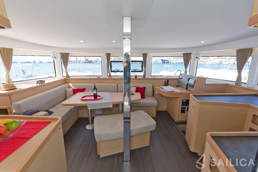 Lagoon 42 - Yacht Charter Sailica