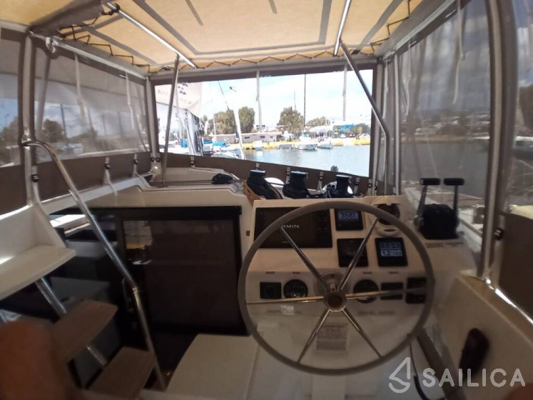 Astréa 42 - Yacht Charter Sailica