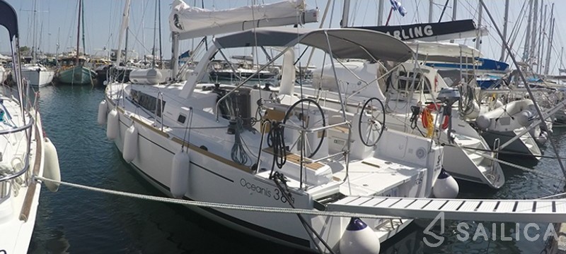 Oceanis 38.1 - Yacht Charter Sailica