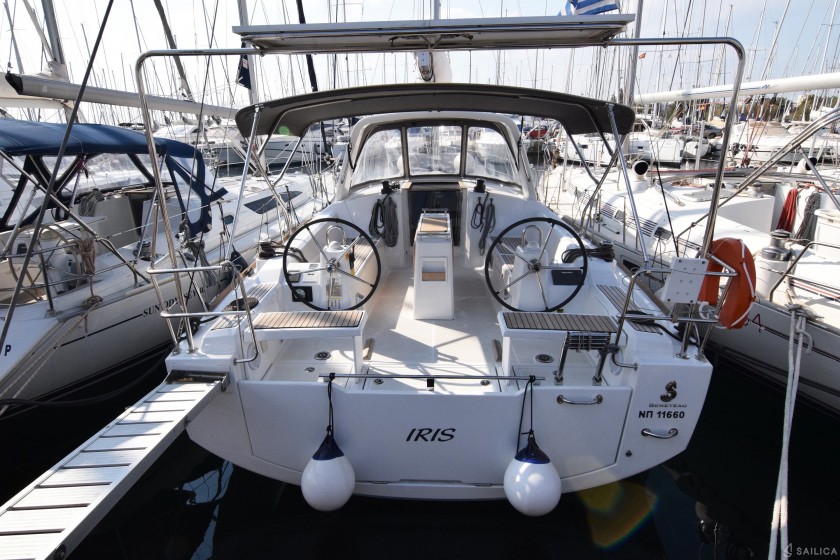 Oceanis 38.1 - Yacht Charter Sailica