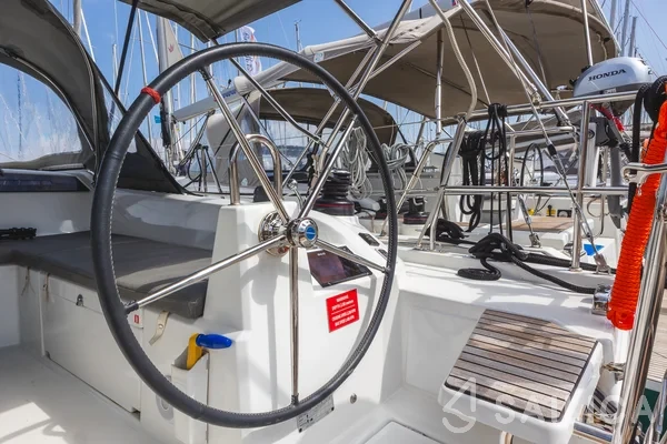Oceanis 40.1 - Yacht Charter Sailica
