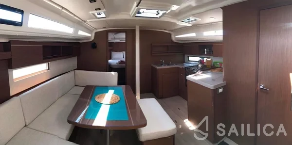 Oceanis 40.1 - Yacht Charter Sailica