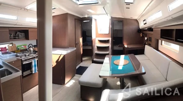 Oceanis 40.1 - Yacht Charter Sailica