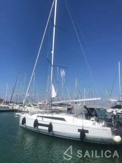 Oceanis 40.1 - Yacht Charter Sailica