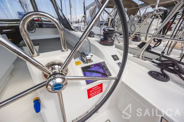 Oceanis 40.1 - Yacht Charter Sailica