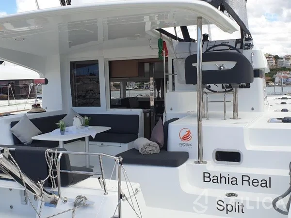 Lagoon 40 - Yacht Charter Sailica