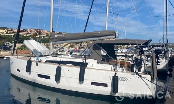 Dufour 390 - Yacht Charter Sailica