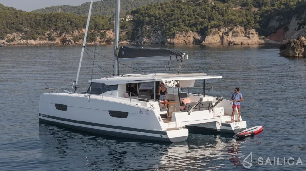 Isla 40 - Yacht Charter Sailica